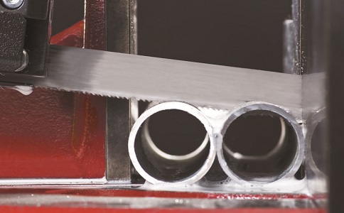 湘西锯切金属材料时出现卡带锯条原因以及处理方法？