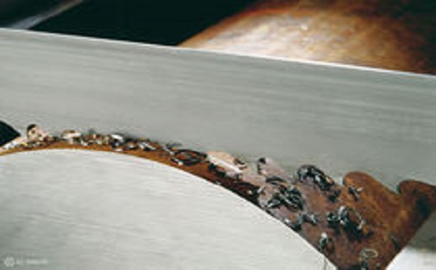 湘西金属带锯条出现振动噪音的原因?